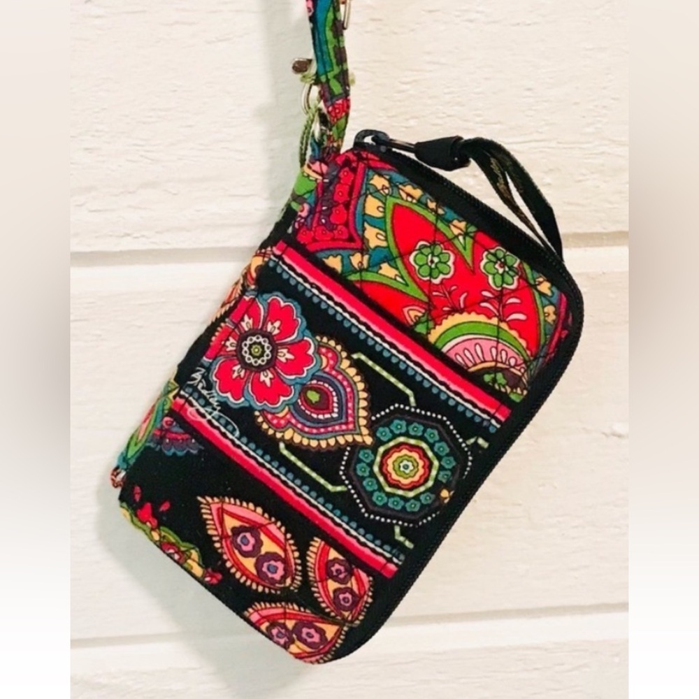 Vera Bradley Zip-Up Quilted Wristlet Pocket Book BNWT